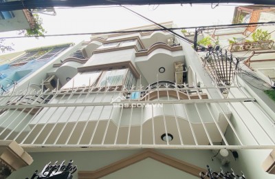 Bán gấp, Giảm 2 tỷ còn 12.2 tỷ TL. 70m2, 4 tầng Ngay Nguyễn Trọng Tuyển, Nguyễn Văn Trỗi. Không QH LG